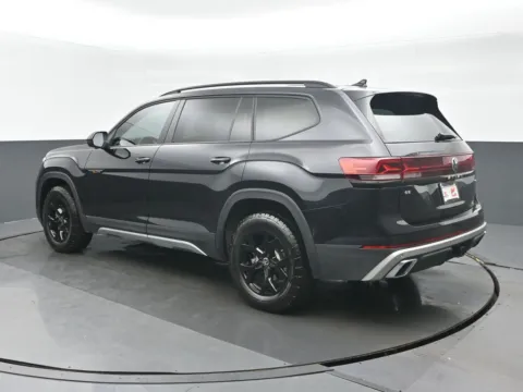 More photos of 2025 Volkswagen Atlas 2.0T Peak Edition at Gravity Autos Chicago, IL