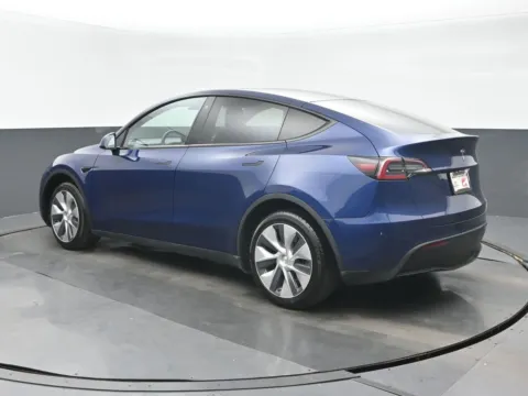 More photos of 2020 Tesla Model Y Long Range at Gravity Autos Chicago, IL