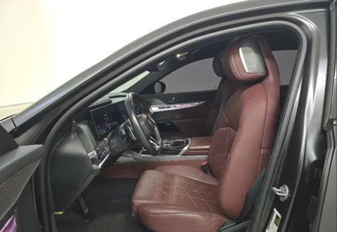 More photos of 2023 BMW i7 xDrive60 at Gravity Autos Chicago, IL