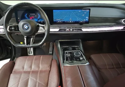 More photos of 2023 BMW i7 xDrive60 at Gravity Autos Chicago, IL