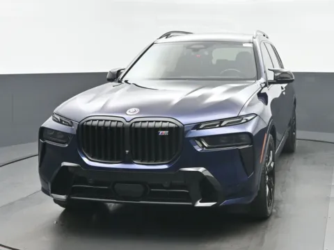 More photos of 2023 BMW X7 M60i at Gravity Autos Chicago, IL