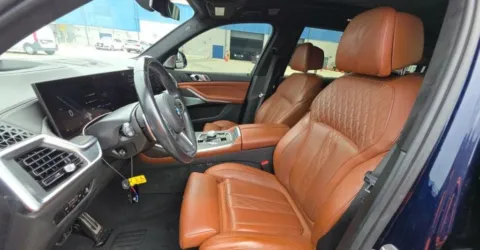 More photos of 2023 BMW X7 M60i at Gravity Autos Chicago, IL