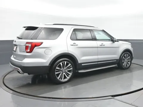 Another view of 2017 Ford Explorer Platinum for sale in Highland Park, IL at Gravity Autos Chicago