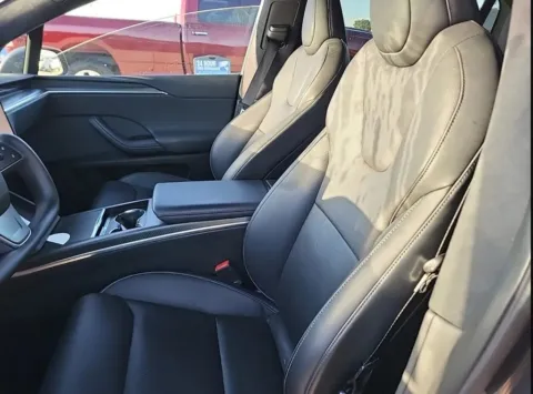 More photos of 2022 Tesla Model X Plaid at Gravity Autos Chicago, IL