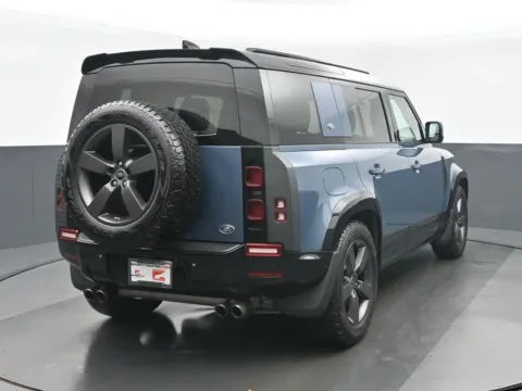 More photos of 2020 Land Rover Defender 110 SE at Gravity Autos Chicago, IL