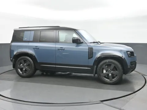 Photos of 2020 Land Rover Defender 110 SE for sale in Highland Park, IL at Gravity Autos Chicago