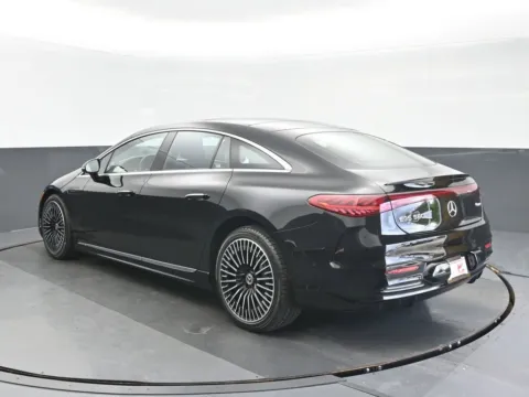 More photos of 2022 Mercedes-Benz EQS 580 at Gravity Autos Chicago, IL