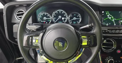 Another view of 2019 Rolls-Royce Cullinan for sale in Highland Park, IL at Gravity Autos Chicago