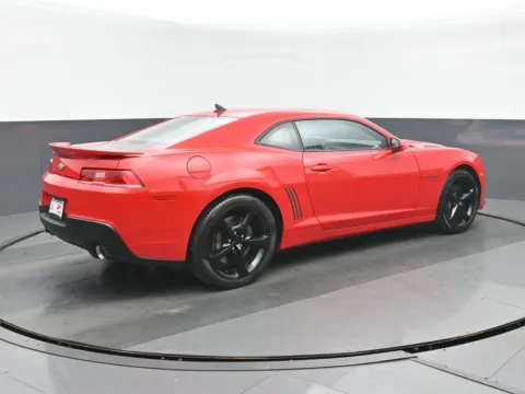 Another view of 2015 Chevrolet Camaro SS for sale in Highland Park, IL at Gravity Autos Chicago