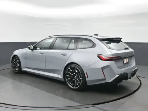 More photos of 2025 BMW M5 at Gravity Autos Chicago, IL