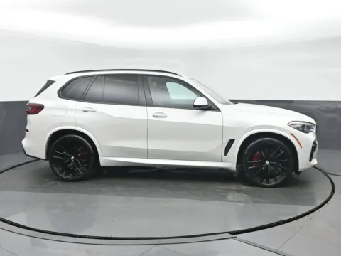 Photos of 2023 BMW X5 xDrive40i for sale in Highland Park, IL at Gravity Autos Chicago