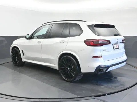 More photos of 2023 BMW X5 xDrive40i at Gravity Autos Chicago, IL