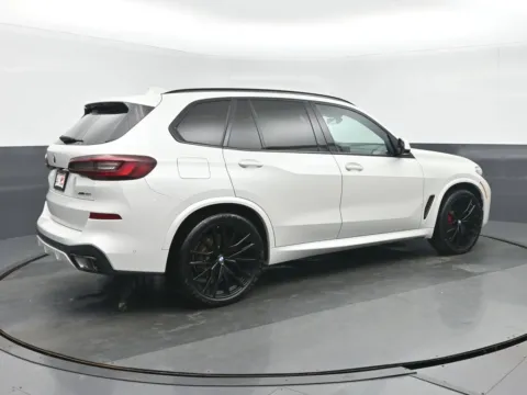 Another view of 2023 BMW X5 xDrive40i for sale in Highland Park, IL at Gravity Autos Chicago