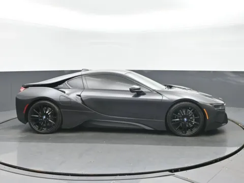 Photos of 2020 BMW i8 for sale in Highland Park, IL at Gravity Autos Chicago
