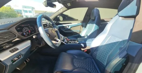 More photos of 2020 Lamborghini Urus at Gravity Autos Chicago, IL