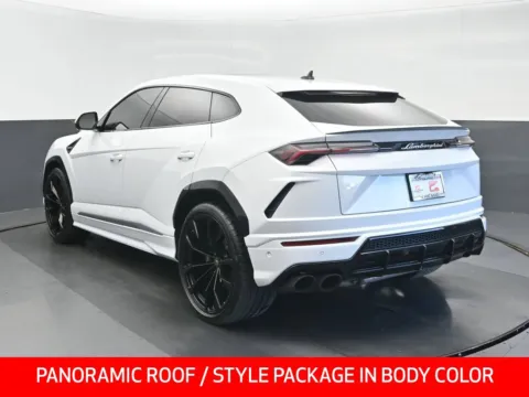 More photos of 2020 Lamborghini Urus at Gravity Autos Chicago, IL