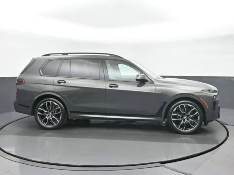 Photos of 2024 BMW X7 xDrive40i for sale in Highland Park, IL at Gravity Autos Chicago
