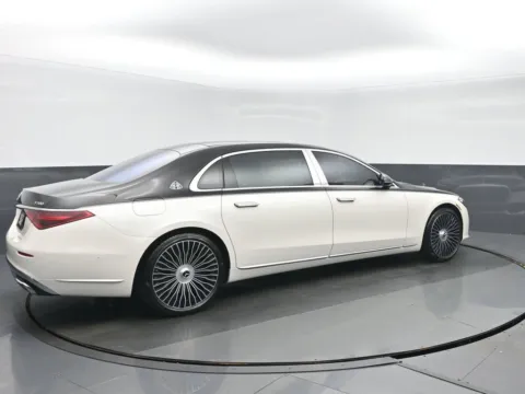 Another view of 2023 Mercedes-Benz S-Class Maybach S 580 for sale in Highland Park, IL at Gravity Autos Chicago