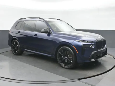 More photos of 2023 BMW X7 M60i at Gravity Autos Chicago, IL