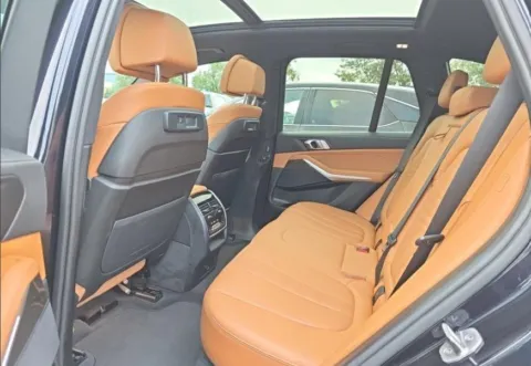 More photos of 2022 BMW X5 xDrive40i at Gravity Autos Chicago, IL