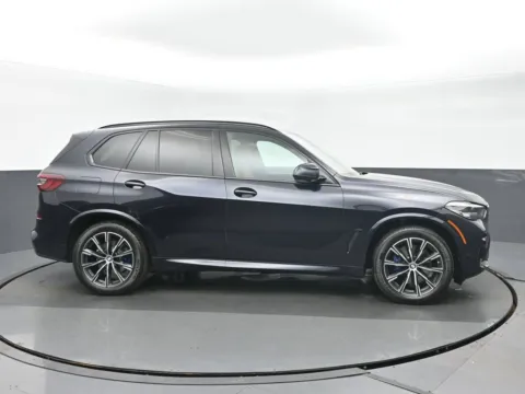 Photos of 2022 BMW X5 xDrive40i for sale in Highland Park, IL at Gravity Autos Chicago