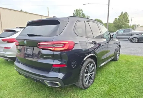 Photos of 2022 BMW X5 xDrive40i for sale in Highland Park, IL at Gravity Autos Chicago