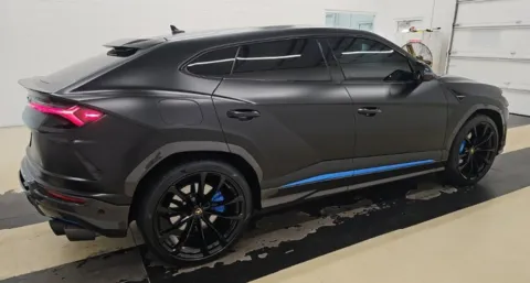 Photos of 2021 Lamborghini Urus for sale in Highland Park, IL at Gravity Autos Chicago