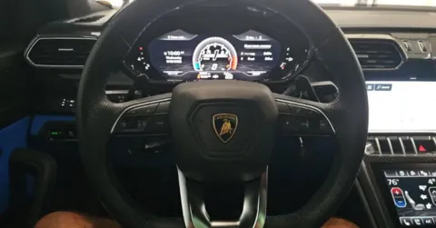 Another view of 2021 Lamborghini Urus for sale in Highland Park, IL at Gravity Autos Chicago