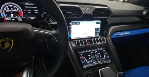 More photos of 2021 Lamborghini Urus at Gravity Autos Chicago, IL