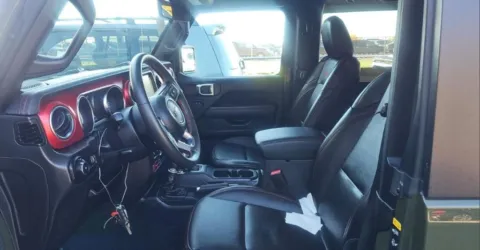More photos of 2023 Jeep Wrangler Rubicon at Gravity Autos Chicago, IL