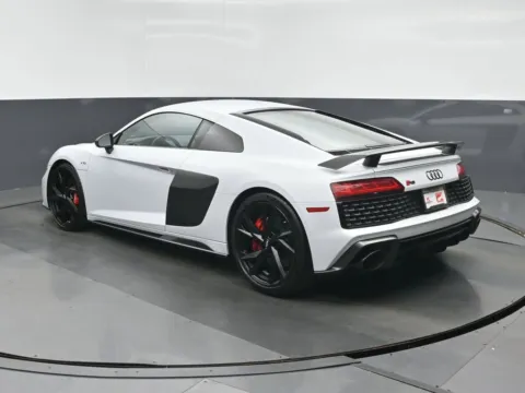 More photos of 2022 Audi R8 V10 performance at Gravity Autos Chicago, IL