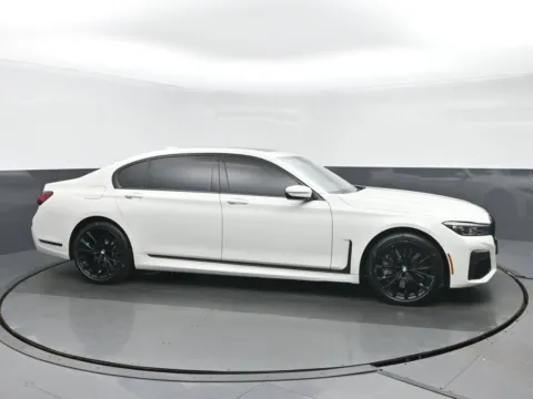 Photos of 2020 BMW 7 Series 750i xDrive for sale in Highland Park, IL at Gravity Autos Chicago