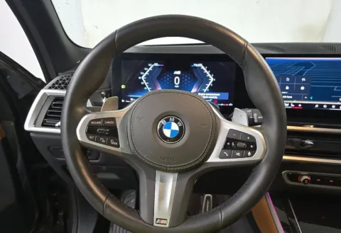 Another view of 2025 BMW X5 xDrive40i for sale in Highland Park, IL at Gravity Autos Chicago
