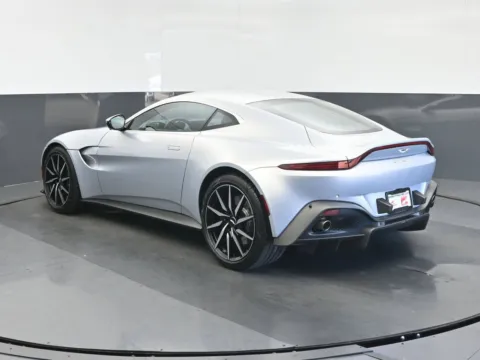 More photos of 2020 Aston Martin Vantage at Gravity Autos Chicago, IL