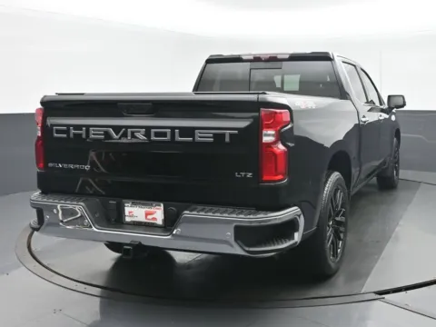 More photos of 2022 Chevrolet Silverado 1500 LTZ at Gravity Autos Chicago, IL