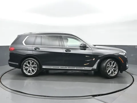 Photos of 2021 BMW X7 xDrive40i for sale in Highland Park, IL at Gravity Autos Chicago