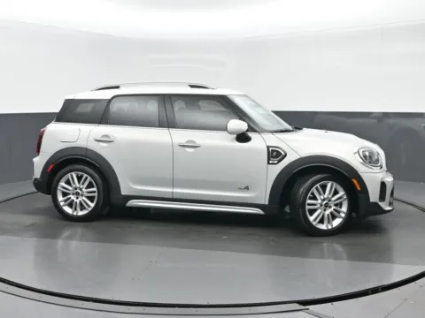 Photos of 2023 MINI Cooper S Countryman Signature for sale in Highland Park, IL at Gravity Autos Chicago