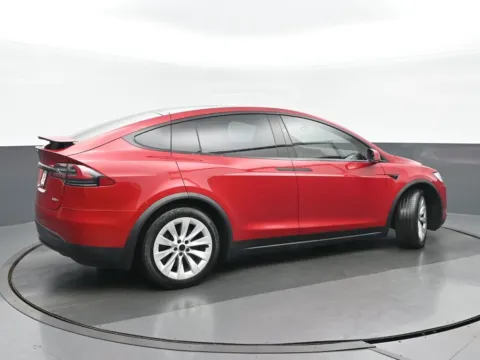 Another view of 2018 Tesla Model X 100D for sale in Highland Park, IL at Gravity Autos Chicago