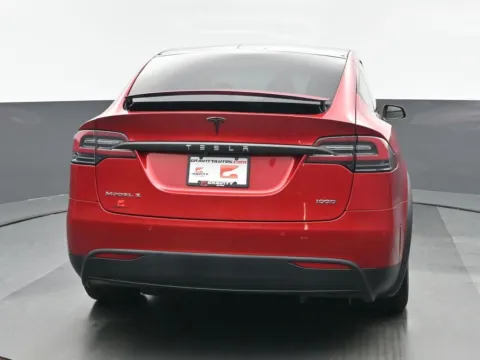 More photos of 2018 Tesla Model X 100D at Gravity Autos Chicago, IL