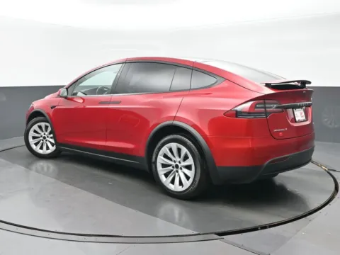 More photos of 2018 Tesla Model X 100D at Gravity Autos Chicago, IL