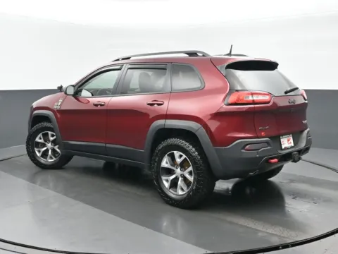More photos of 2018 Jeep Cherokee Trailhawk at Gravity Autos Chicago, IL