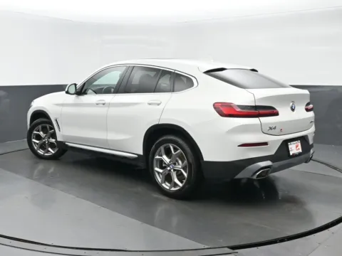More photos of 2022 BMW X4 xDrive30i at Gravity Autos Chicago, IL