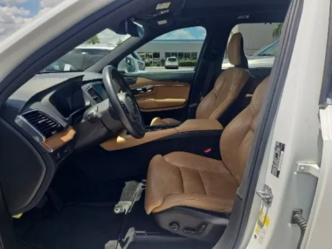 Another view of 2019 Volvo XC90 T6 Inscription for sale in Highland Park, IL at Gravity Autos Chicago