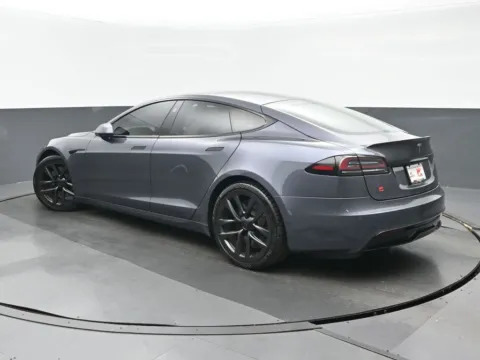 More photos of 2022 Tesla Model S at Gravity Autos Chicago, IL