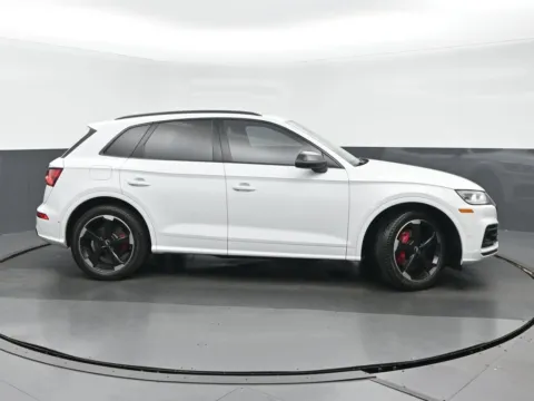 Photos of 2019 Audi SQ5 3.0T Prestige for sale in Highland Park, IL at Gravity Autos Chicago