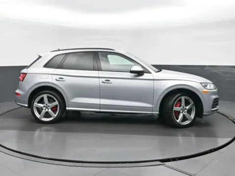 Photos of 2019 Audi SQ5 3.0T Prestige for sale in Highland Park, IL at Gravity Autos Chicago
