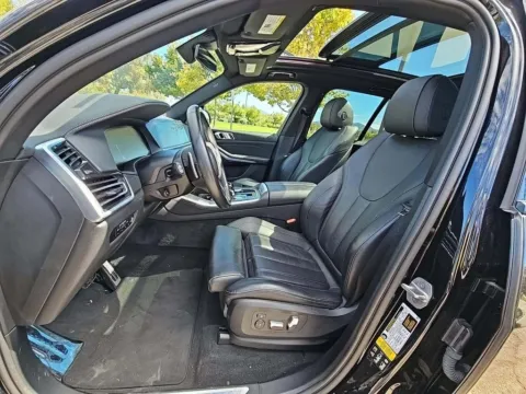 Another view of 2022 BMW X5 xDrive40i for sale in Highland Park, IL at Gravity Autos Chicago