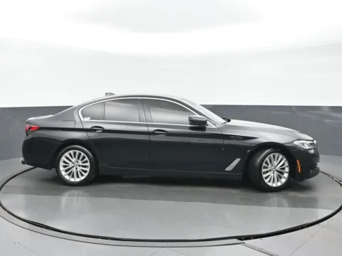 Photos of 2021 BMW 5 Series 530i xDrive for sale in Highland Park, IL at Gravity Autos Chicago