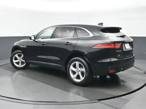 More photos of 2020 Jaguar F-PACE 25t Premium at Gravity Autos Chicago, IL