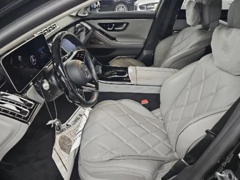 Another view of 2022 Mercedes-Benz S-Class Maybach S 580 for sale in Highland Park, IL at Gravity Autos Chicago